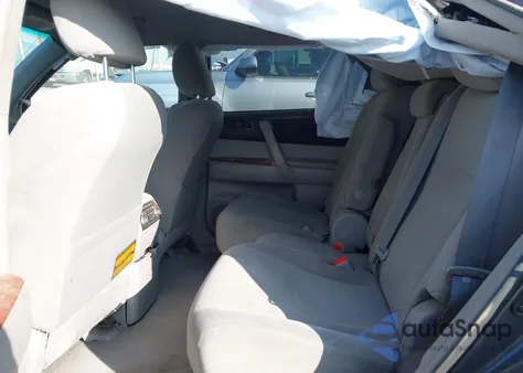 2010 Toyota Highlander Base V6 z USA, uszkodzony, nr VIN 5TDZK3EH1AS004283